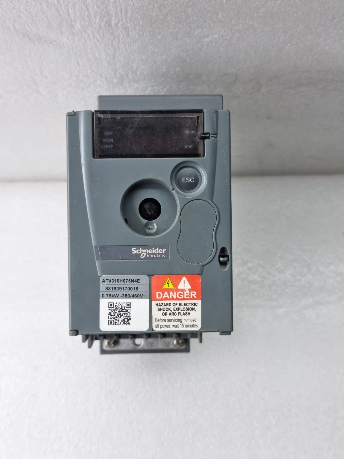 SCHNEIDER Altivar ATV310H075N4E 0.75kW 380-460 (as is)